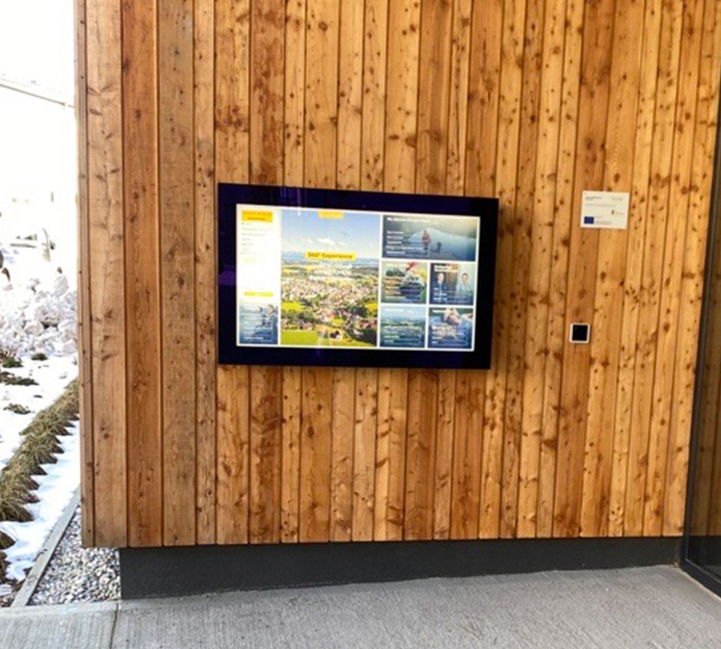 TI Infopoint Interaktiv Outdoor mit Wandhalterung (Größe: 46", Selbstmontage)